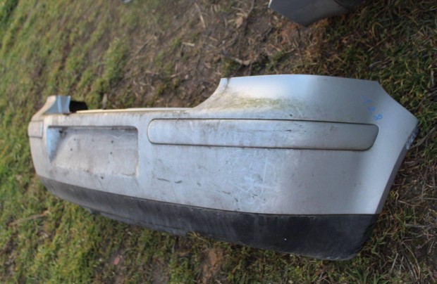Volkswagen Golf IV hátsó lökhárító (128)