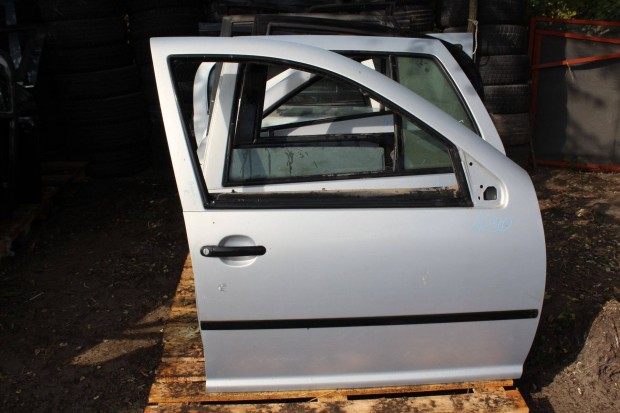 Volkswagen Golf IV jobb első ajtó komplett(430)