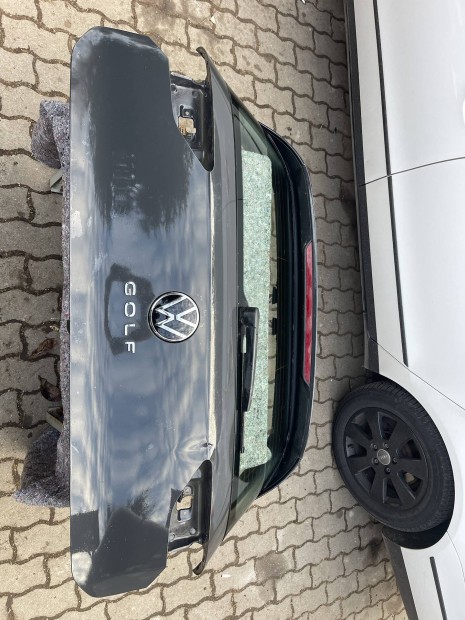 Volkswagen Golf MK8 csomagtrajt 