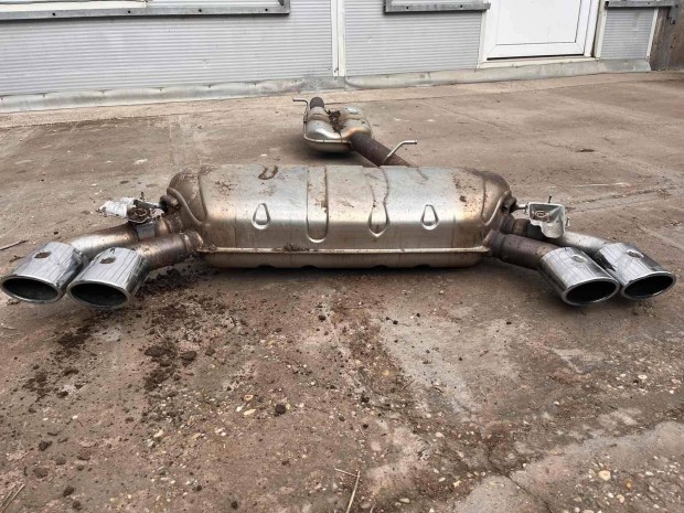 Volkswagen Golf R kipufog� dob