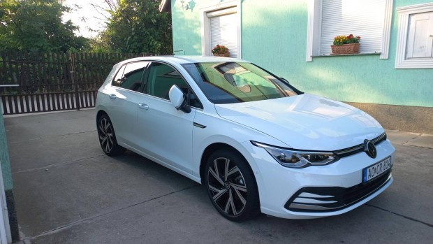 Volkswagen Golf VIII 1.5 eTSI ACT Style DSG Mag...