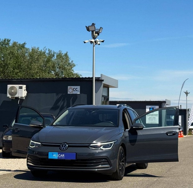 Volkswagen Golf VIII Variant 1.5 eTSI ACT Style...