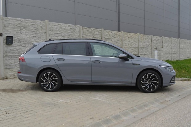 Volkswagen Golf VIII Variant 2.0 TDI SCR Style...