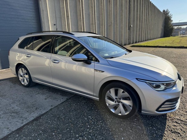Volkswagen Golf VIII Variant 2.0 TDI SCR Style...