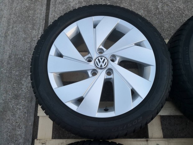 Volkswagen Golf VIII gyri 17-es " Belmont " tlikerk 5x112-es