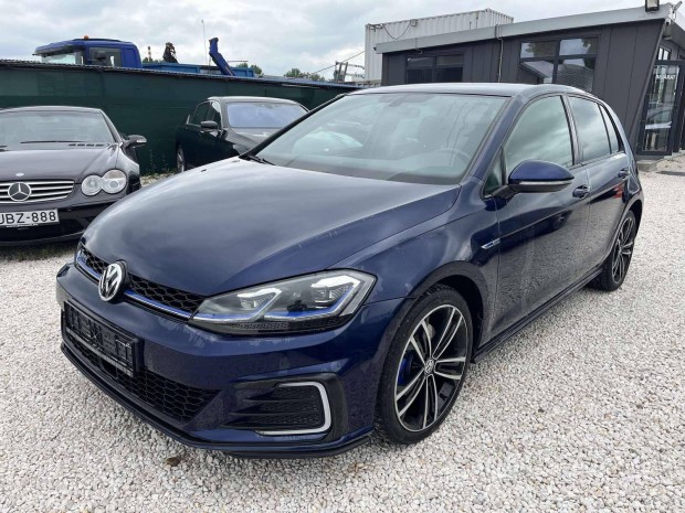Volkswagen Golf VII 1.4 TSI GTE Plug-In-Hybrid...