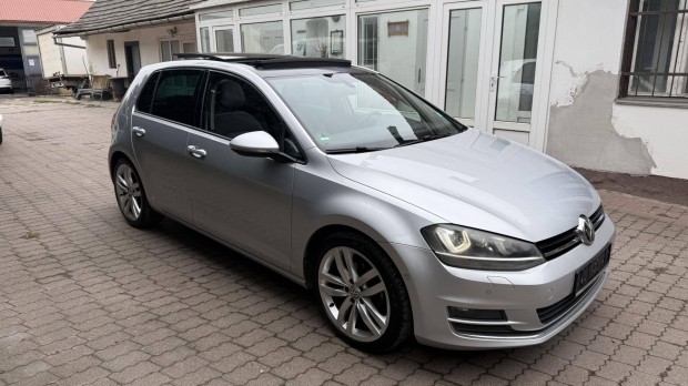 Volkswagen Golf VII 2.0 TDI Highline Alkalmi V�...