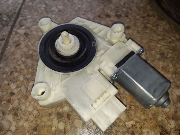 Volkswagen Golf VII Bal H�ts� Ablakemel� Motor