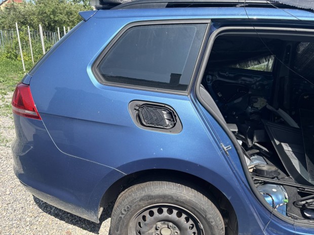 Volkswagen Golf VII Variant jobb hátsó negyed