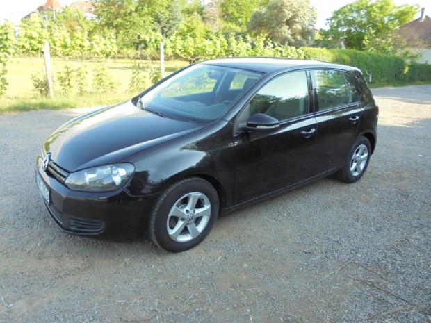 Volkswagen Golf VI 1.4 Trendline Szervizknyves