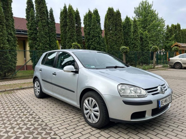 Volkswagen Golf V 1.4 FSI Comfortline 139.000 KM