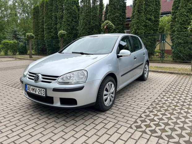 Volkswagen Golf V 1.4 FSI Comfortline 139.000 KM