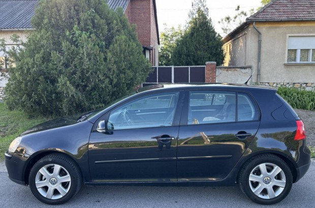 Volkswagen Golf V 1.4 FSI Comfortline