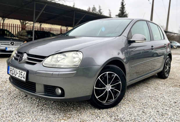 Volkswagen Golf V 1.4 Perfekt Foglal�zva!!Sok E...