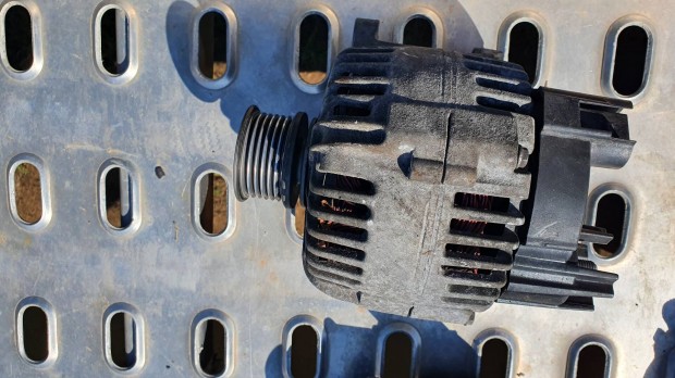Volkswagen Golf V 1,4-es benzines generátor eladó kitűnő állapotban