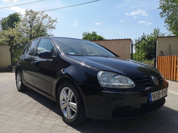 Volkswagen Golf V 1.6 FSI Comfortline