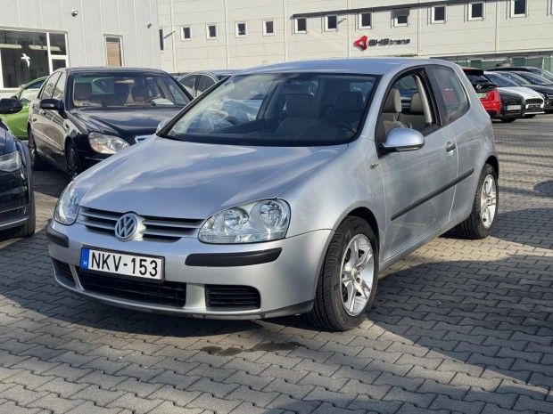 Volkswagen Golf V 1.6 Perfekt 88eKm.Klima!