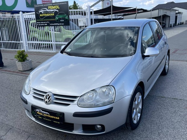Volkswagen Golf V 1.6 Perfekt Megkímélt! Moi.!...