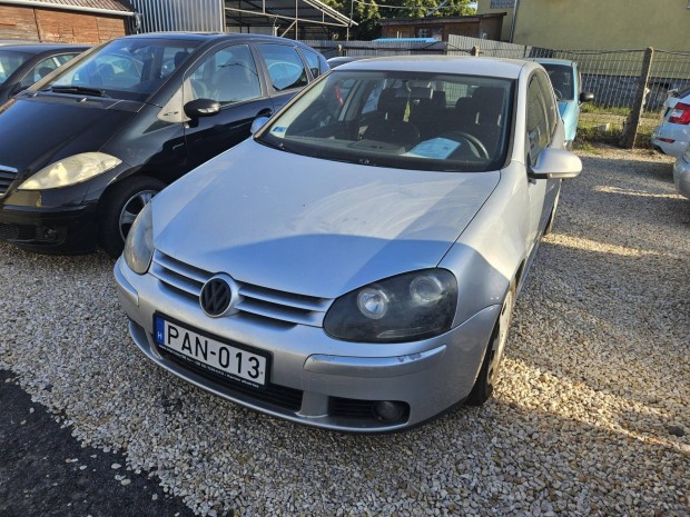 Volkswagen Golf V 1.6 Sportline