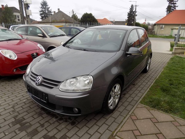 Volkswagen Golf V 1.6 Trendline