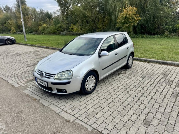Volkswagen Golf V 1.6 Trendline
