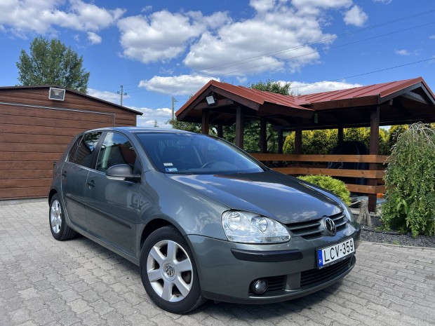 Volkswagen Golf V 1.6 benzin! 1 Tulaj, szervíz könyv!! Klíma