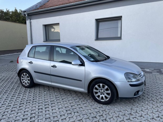 Volkswagen Golf V 1.9 PD TDI Comfortline
