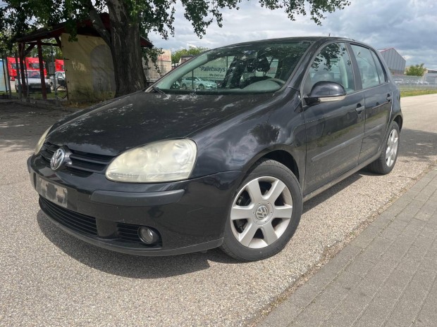 Volkswagen Golf V 1.9 PD TDI Comfortline