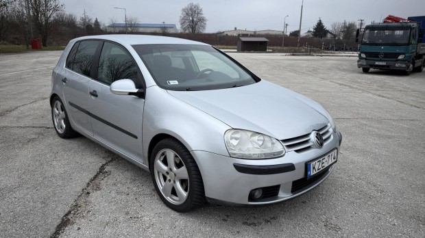 Volkswagen Golf V 1.9 PD TDI Premium Alkalmi V...