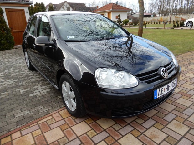 Volkswagen Golf V 1.9 PD TDI Trendline Originál...
