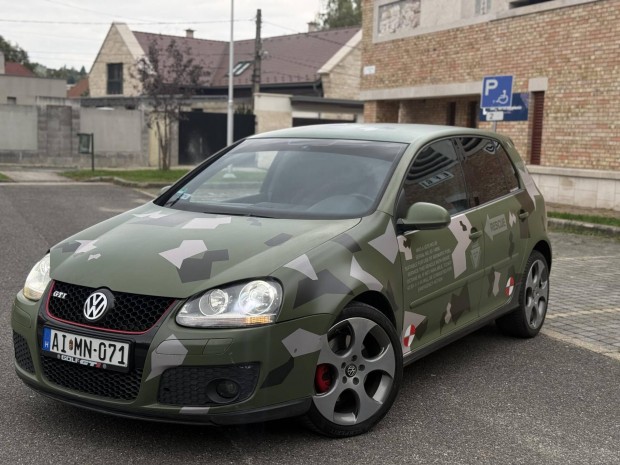Volkswagen Golf V 2.0 TFSI GTI Egyedi Megjelen...