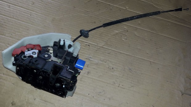 Volkswagen Golf V Bal H�ts� Ajt� Z�rszerkezet + K�zpontiz�r Motor