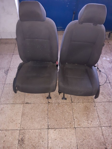Volkswagen Golf V Első Ülés Garnitúra