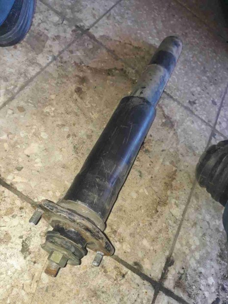 Volkswagen Golf V H�ts� Leng�scsillap�t�