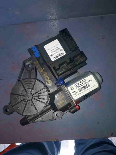 Volkswagen Golf V Jobb Els� Ablakemel� Motor