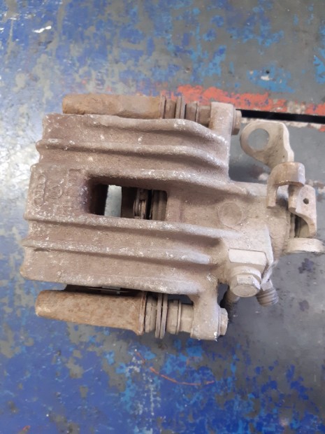 Volkswagen Golf V Jobb H�ts� F�knyereg