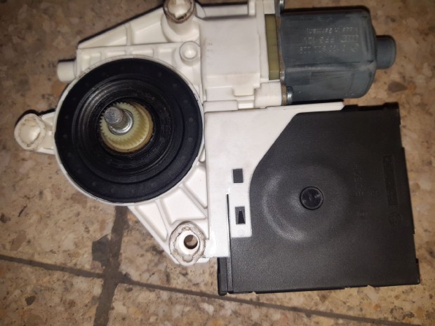 Volkswagen Golf V Plus Jobb Els� Ablakemel� Motor