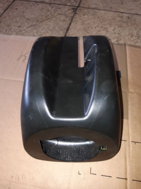 Volkswagen Golf V Plus Korm�ny Alatti Burkolat