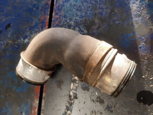 Volkswagen Golf V Turb�cs� / Intercooler Cs�