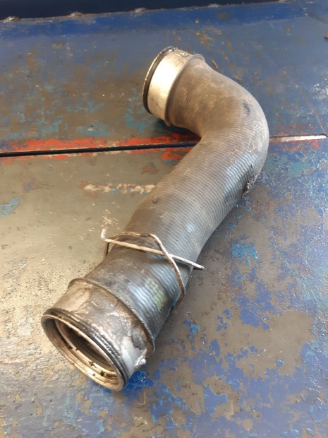 Volkswagen Golf V Turb�cs� / Intercooler Cs�