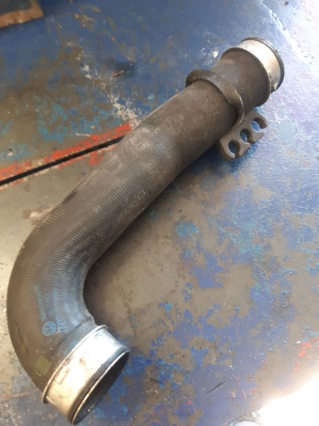 Volkswagen Golf V Turb�cs� / Intercooler Cs�