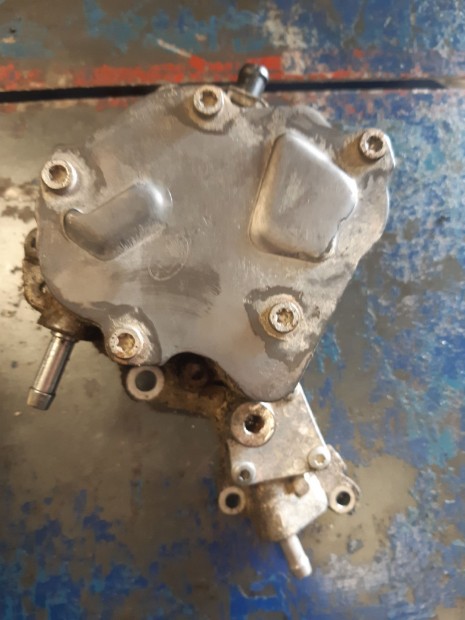 Volkswagen Golf V V�kumpumpa