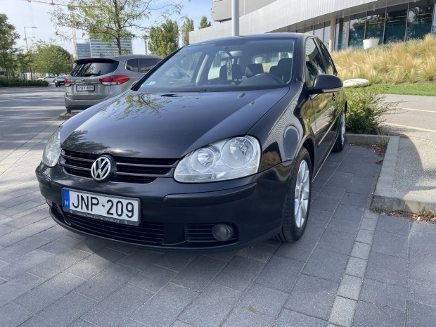 Volkswagen Golf V  1,6 Sportline