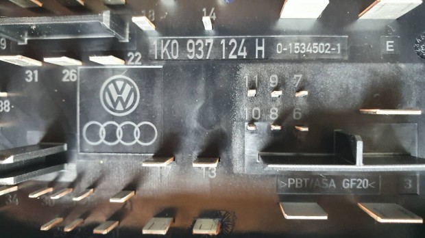 Volkswagen Golf V biztosíték tábla eladó