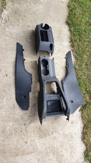 Volkswagen Golf V középbox eladó 2003-2009 évjárat