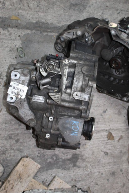Volkswagen Golf V sebességváltó (371)