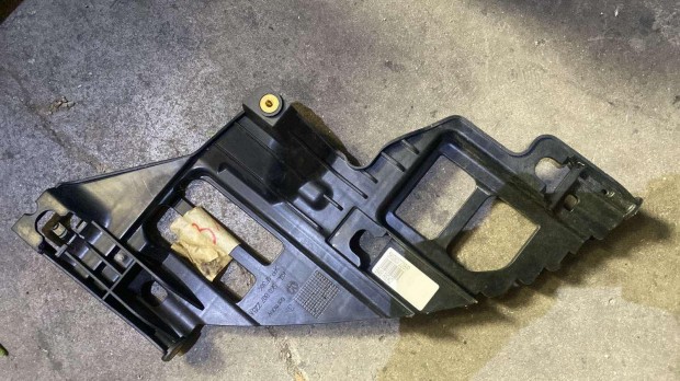 Volkswagen Golf jobb l�mpa tart� 5K0807228 elad�