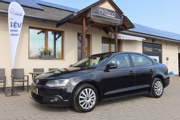 Volkswagen Jetta 1.2 TSI Comfortline Mo-i - Egy...
