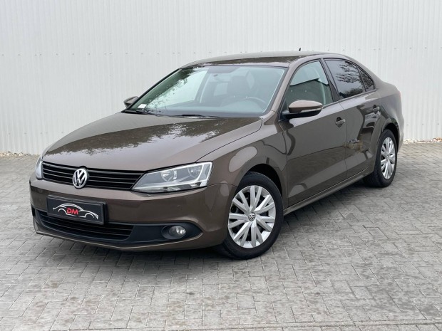 Volkswagen Jetta 1.2 TSI Comfortline Multimdia...