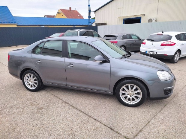 Volkswagen Jetta 1.6 Benz,1 tulaj,181000 km, klíma,Friss műsz,csere is